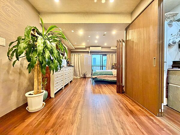 落ち着いた雰囲気に包まれて、伸びやかな空間。