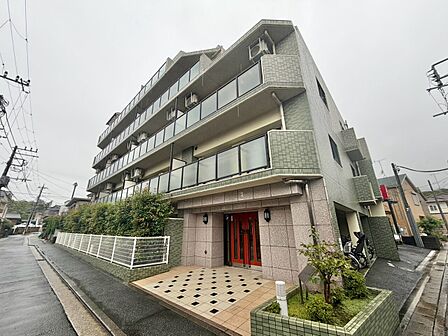 飽きのこないシンプルモダンな外観です。