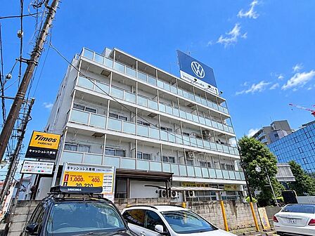 飽きのこないシンプルモダンな外観です。