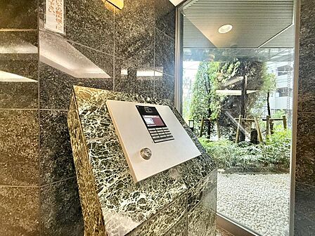 オートロックついていますので、セキュリティ面でも安心です。