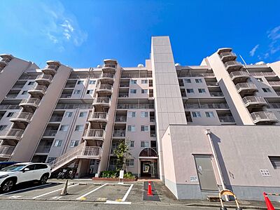 外観:飽きのこないシンプルモダンな外観です。 外観:飽きのこないシンプルモダンな外観です。