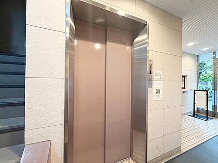 エレベーター完備のため荷物が多くなっても安心。