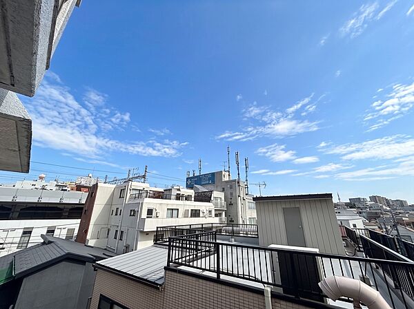 眺望や窓からの景色が良いと、家で過ごす時間も快適です。