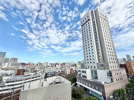 眺望や窓からの景色が良いと、家で過ごす時間も快適です。