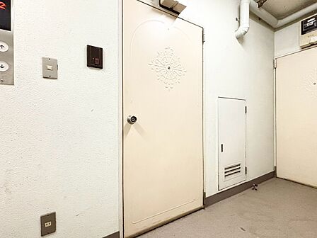 清潔感のある落ち着いた雰囲気の玄関です。