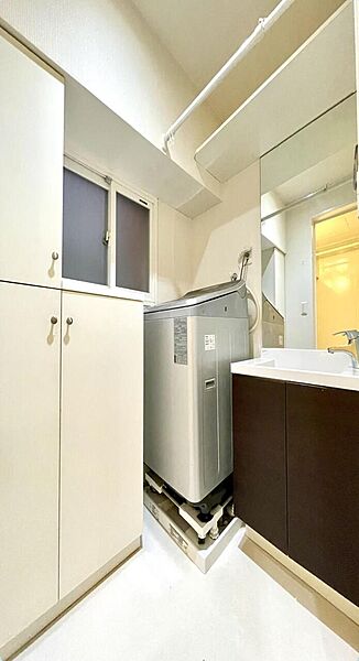清潔感を感じられる洗面化粧台。
