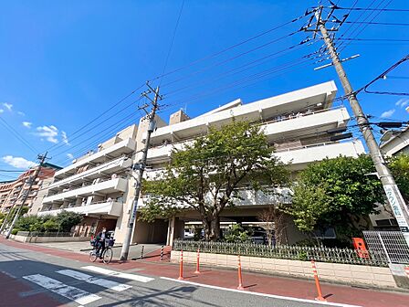 飽きのこないシンプルモダンな外観です。