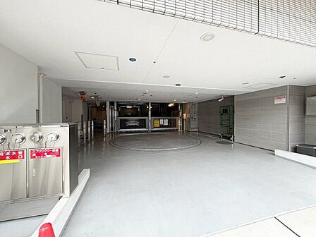 駐車スペースが嬉しいですね。※空き状況は都度ご確認下さい。