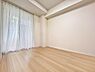 子供部屋：【洋室】*家具消し済明るさとリビングからの広がりをもたらしてくれる室内です。