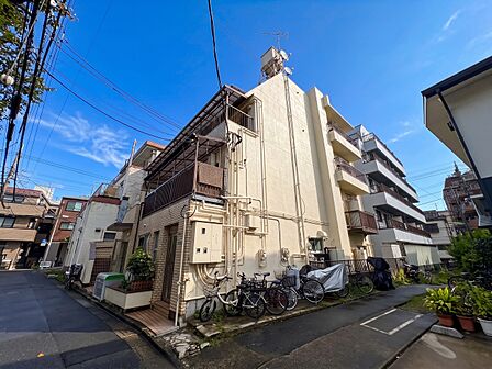 飽きのこないシンプルモダンな外観です。