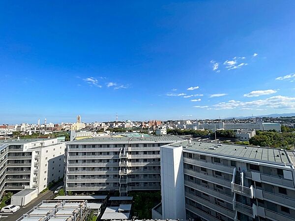 眺望や窓からの景色が良いと、家で過ごす時間も快適です。