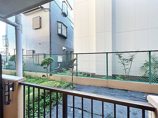 眺望や窓からの景色が良いと、家で過ごす時間も快適です。