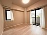 子供部屋：清かで艶やかな時間をもたらしてくれる室内です。