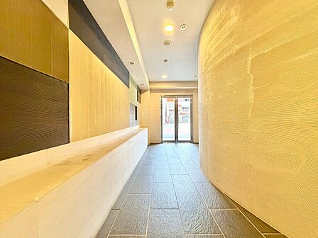 館内は静寂な中が保たれており、管理が行き届いている印象を受けました。