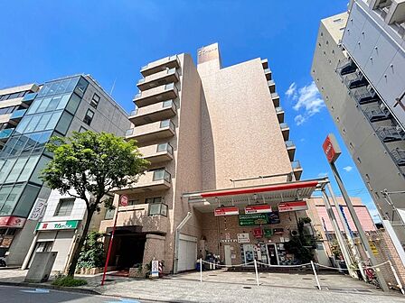 飽きのこないシンプルモダンな外観です。