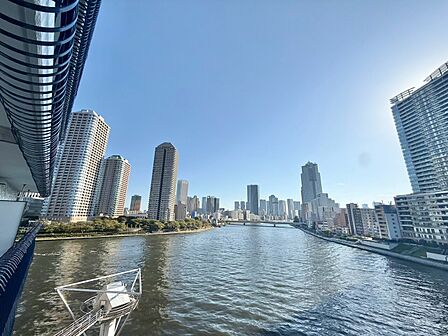 眺望や窓からの景色が良いと、家で過ごす時間も快適です。