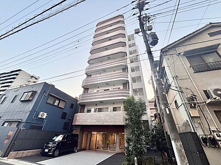飽きのこないシンプルモダンな外観です。