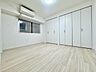 子供部屋：清かで艶やかな時間をもたらしてくれる室内です。