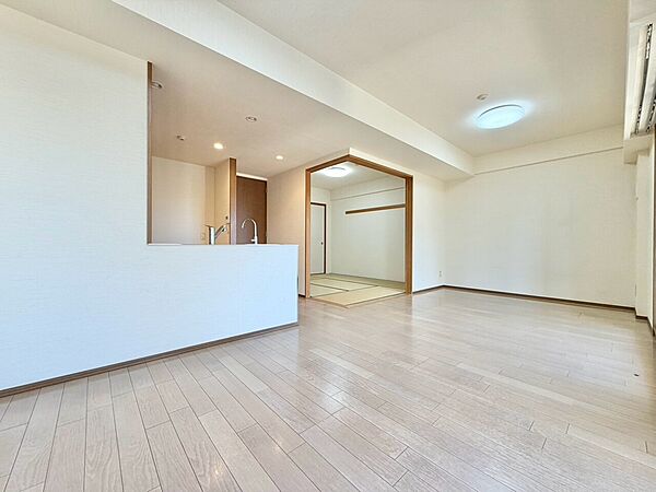 伸びやかな空間のなかで、ゆったりとしたひとときを過ごせます。