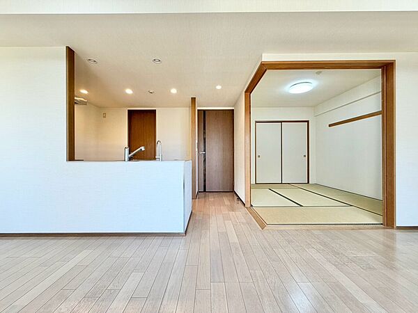 充実した生活は伸びやかな居室空間から始まります。