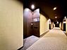 玄関：清潔感のある落ち着いた雰囲気の玄関です。