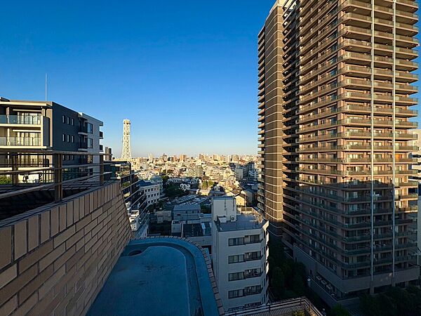 眺望や窓からの景色が良いと、家で過ごす時間も快適です。