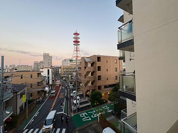 陽当たり・通風・開放感に恵まれた環境です。