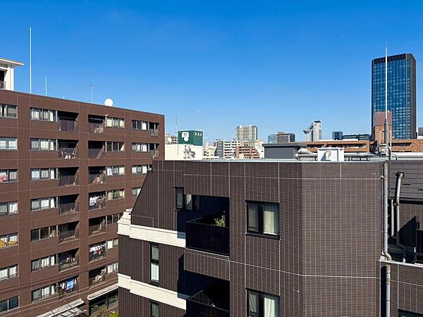 眺望や窓からの景色が良いと、家で過ごす時間も快適です。