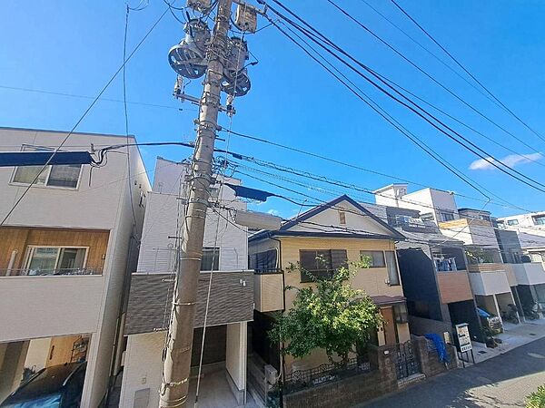 陽当たり・通風・開放感に恵まれた環境です。