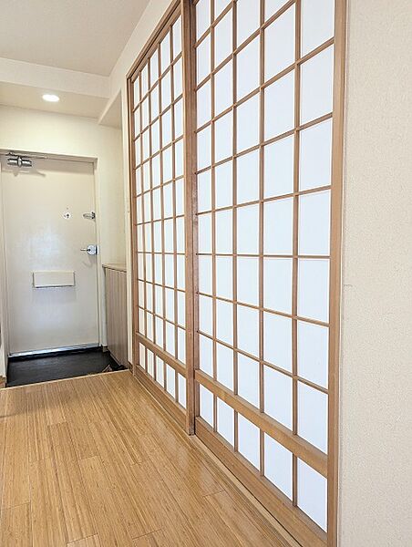リフォーム時に、障子に替えています。