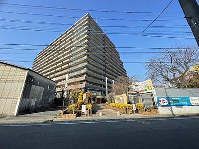 外観：総戸数222のビッグコミュニティ