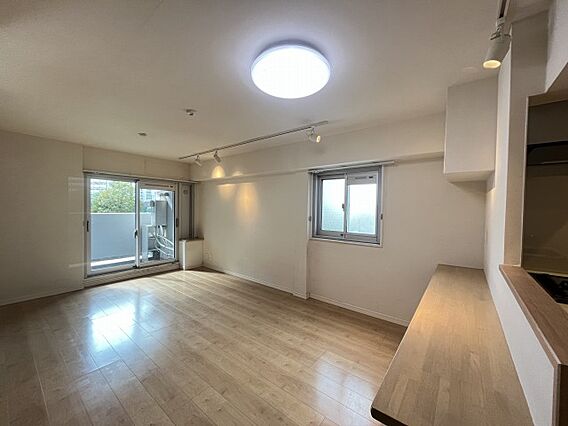 角住戸につき明...