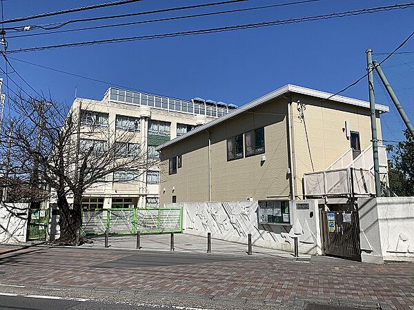 apartment 神奈川県川崎市幸区新塚越1-2
地図を見る