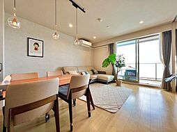 ハイムスイート朝霞 4LDKのリビング/ダイニング