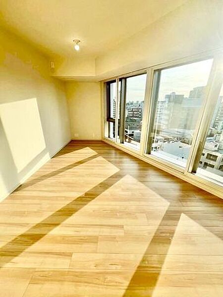 リビングには光が溢れ、風が通る心地よい毎日を過ごすことができます。