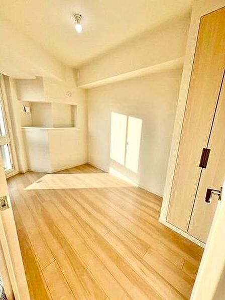 自由度が高いので家具やレイアウトでお好みの空間を創り上げられます。