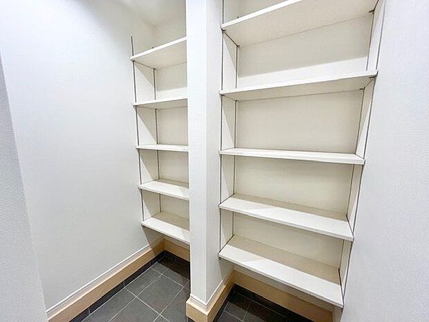 大型のシューズインクローゼット付き！靴集めが趣味の方にオススメです。