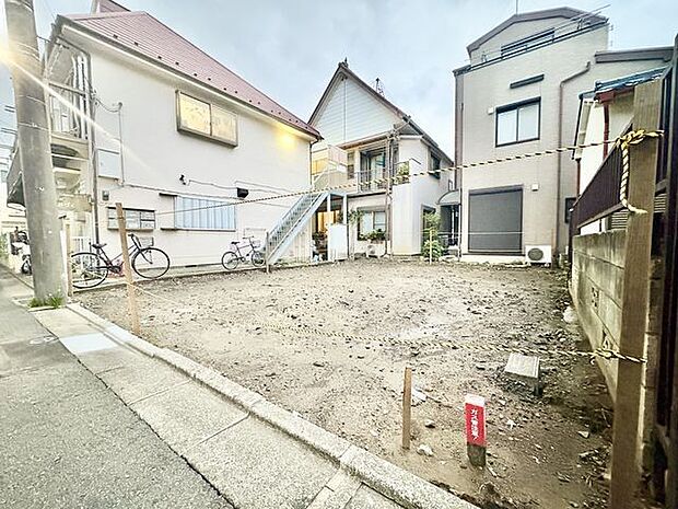 美しく輝く土壌は、訪れる人を温かく迎えてくれます。愛着が生まれる住まいをこの地に。