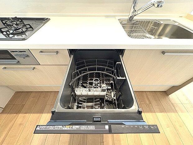 ビルトイン食洗機は作業スペースが広く使え、節約効果もあり、家事の時短にもなります。