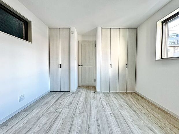 クローゼットをご用意。タンスなどを置かなくてもいいので、お部屋を広く使うことができます。