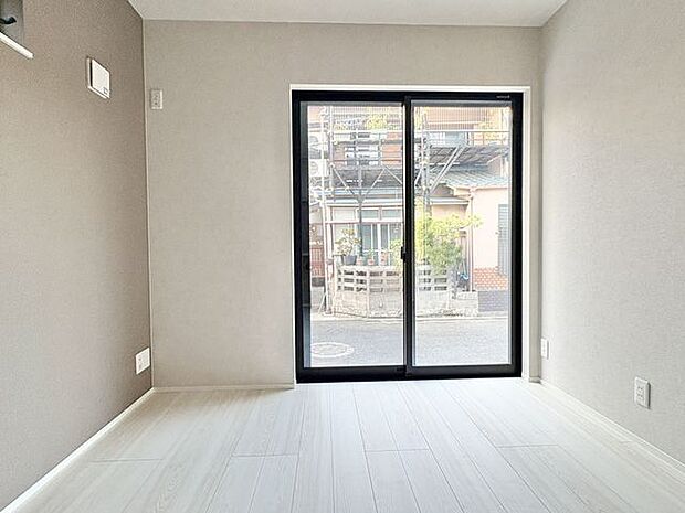 お気に入りのこの場所。いつもと変わらない週末のひととき。寝る前のひととき、自由に自分スタイルを。