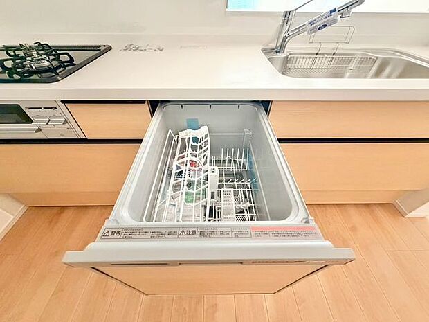 ビルトイン食洗機は作業スペースが広く使え、節約効果もあり、家事の時短にもなります。