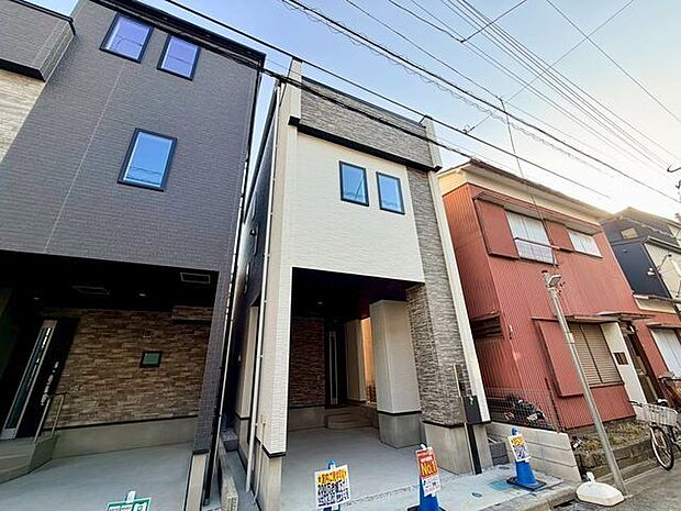 のびのびと暮らしやすい都市型の住宅は、シンプルなデザインを重視してプライバシーを守り快適な暮らしを。