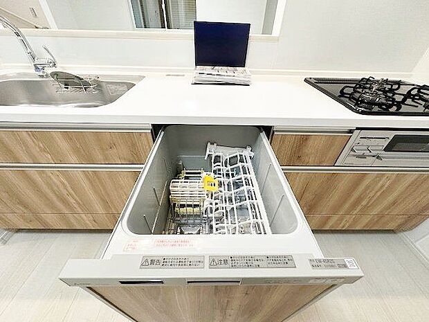 ビルトイン食洗機は作業スペースが広く使え、節約効果もあり、家事の時短にもなります。