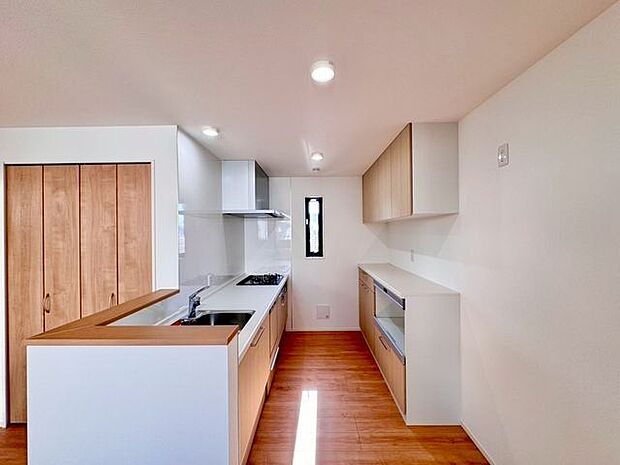 「食」の幸せを育むキッチンは心地よい空間であってほしい。使い込むほど好きになるキッチン空間へ。