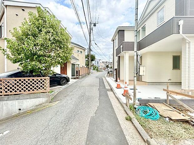 車通りも少なく、小さなお子様がいらっしゃるご家庭でも安心です。