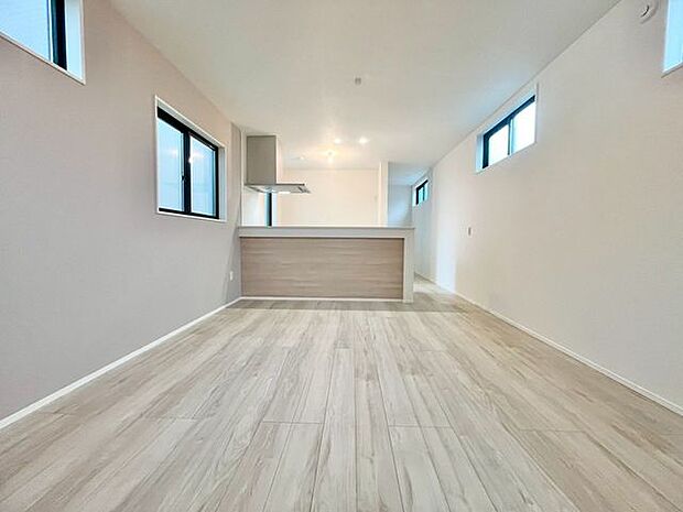 リビングには光が溢れ、風が通る心地よい毎日を過ごすことができます。