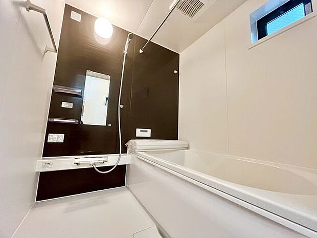 シンプルながらリラックスして気持ちよく入浴できる空間は、すべての人の毎日を豊かにする場所です。