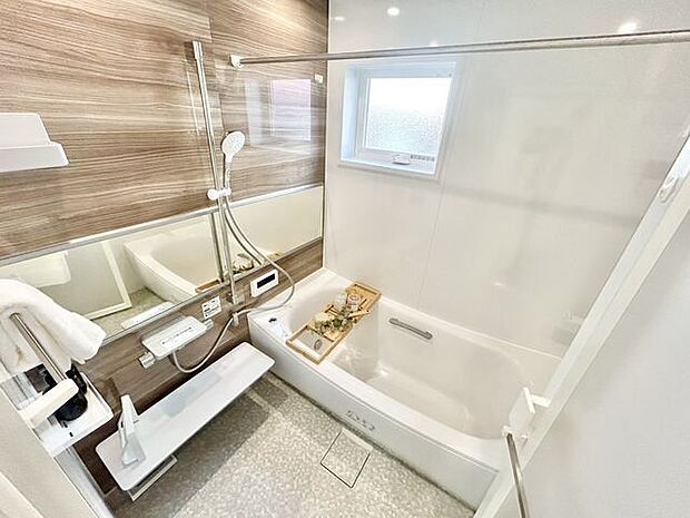 広々としたお風呂でほっとひといき！1日の疲れを我が家で癒しましょう。