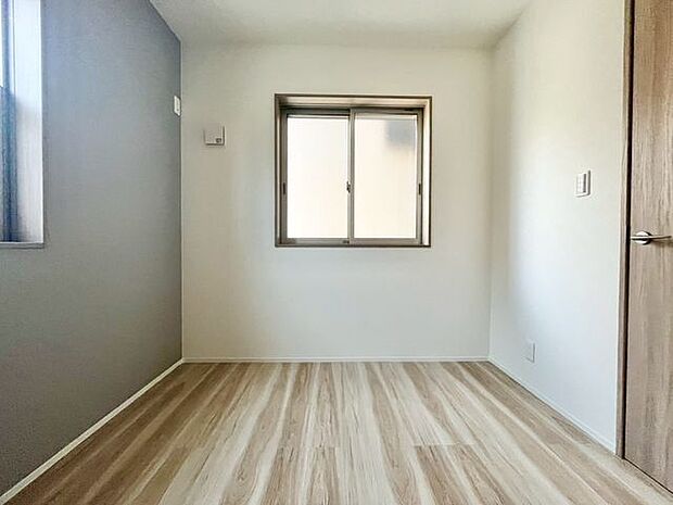 過ぎ行く時間をゆったりと感じることができる落ち着いたお部屋。静かな環境でリラックスタイムを。